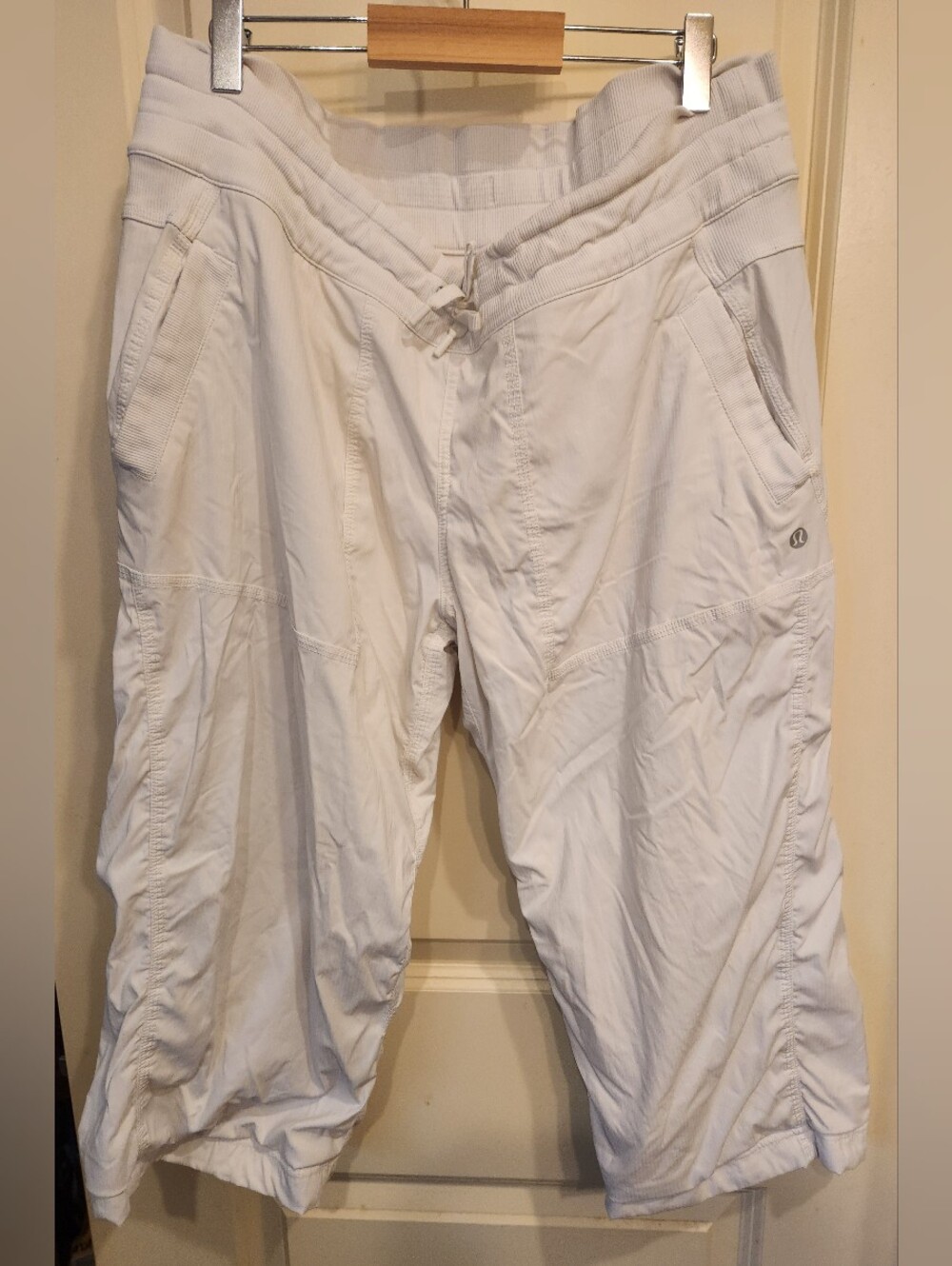 lululemon athletica  White Cropped Sweatpants